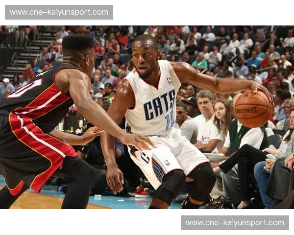 寻找消失的巅峰：重温热火vs山猫那场被岁月封存的61分神迹